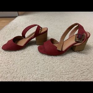 NEVER WORN: Universal Thread burgundy heeled sandals